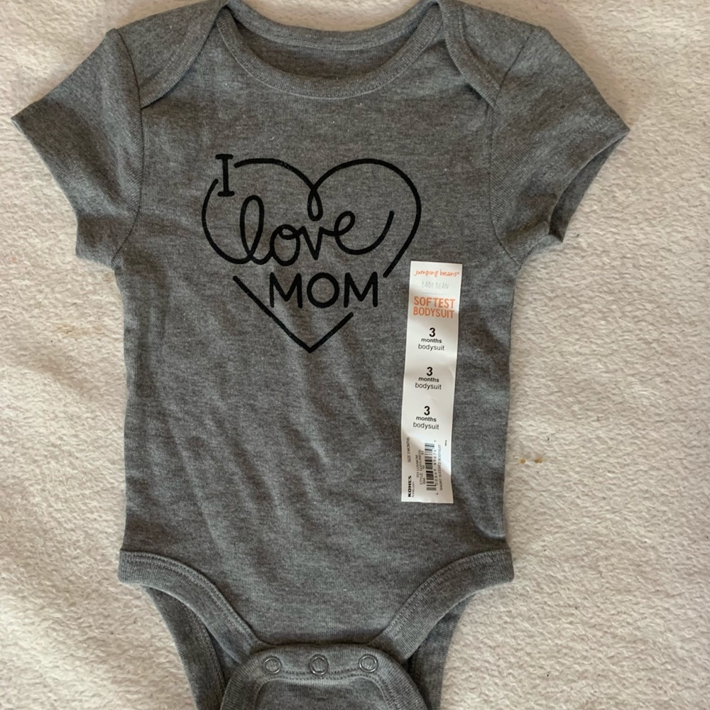 i love mom onesie